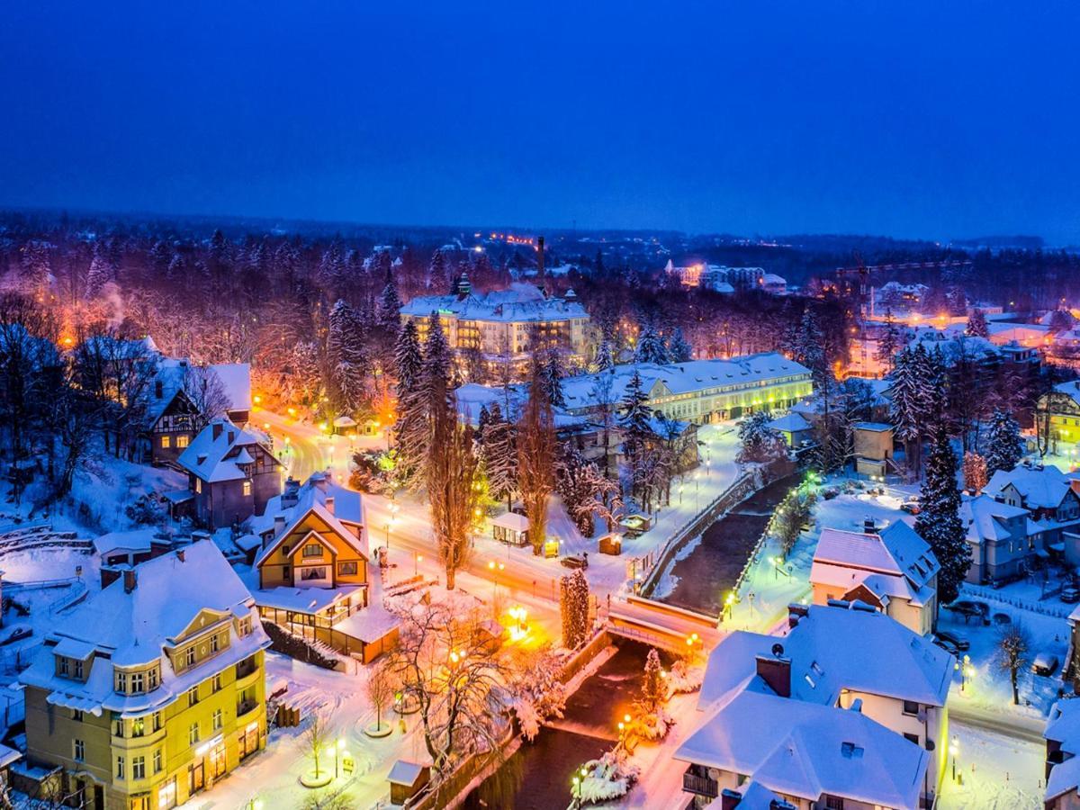 Apartament Z Widokiem Na Park Polanica-Zdrój Extérieur photo