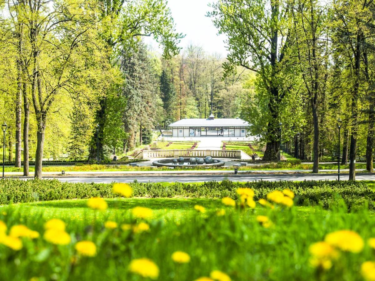Apartament Z Widokiem Na Park Polanica-Zdrój Extérieur photo